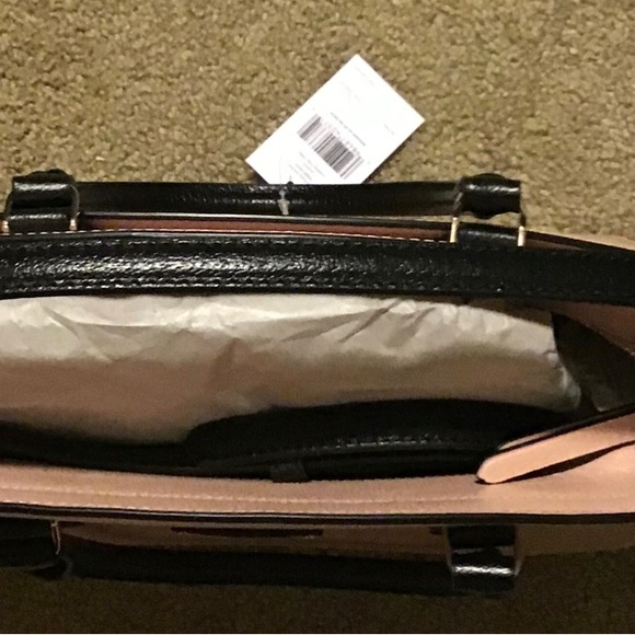 Kate Spade purse. Brand new. Never used. - Picture 4 of 4